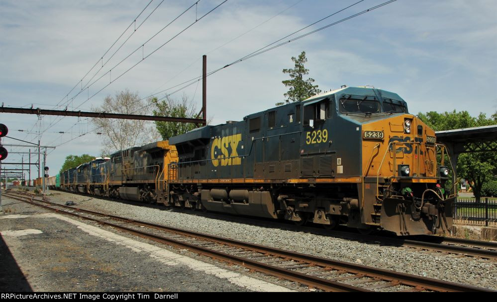 CSX 5239 leads Q403